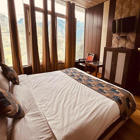 Sleeping Beauty Hotel Moutain View Property Joshīmath Eksteriør billede