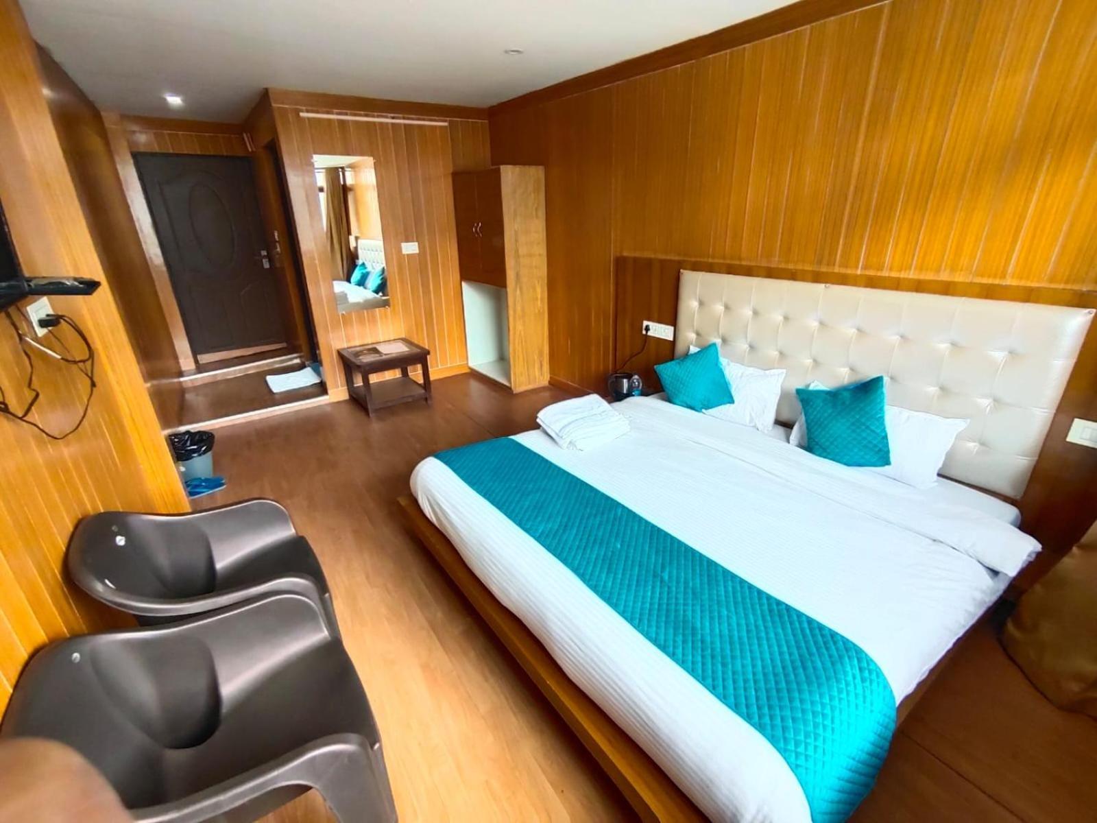 Sleeping Beauty Hotel Moutain View Property Joshīmath Eksteriør billede