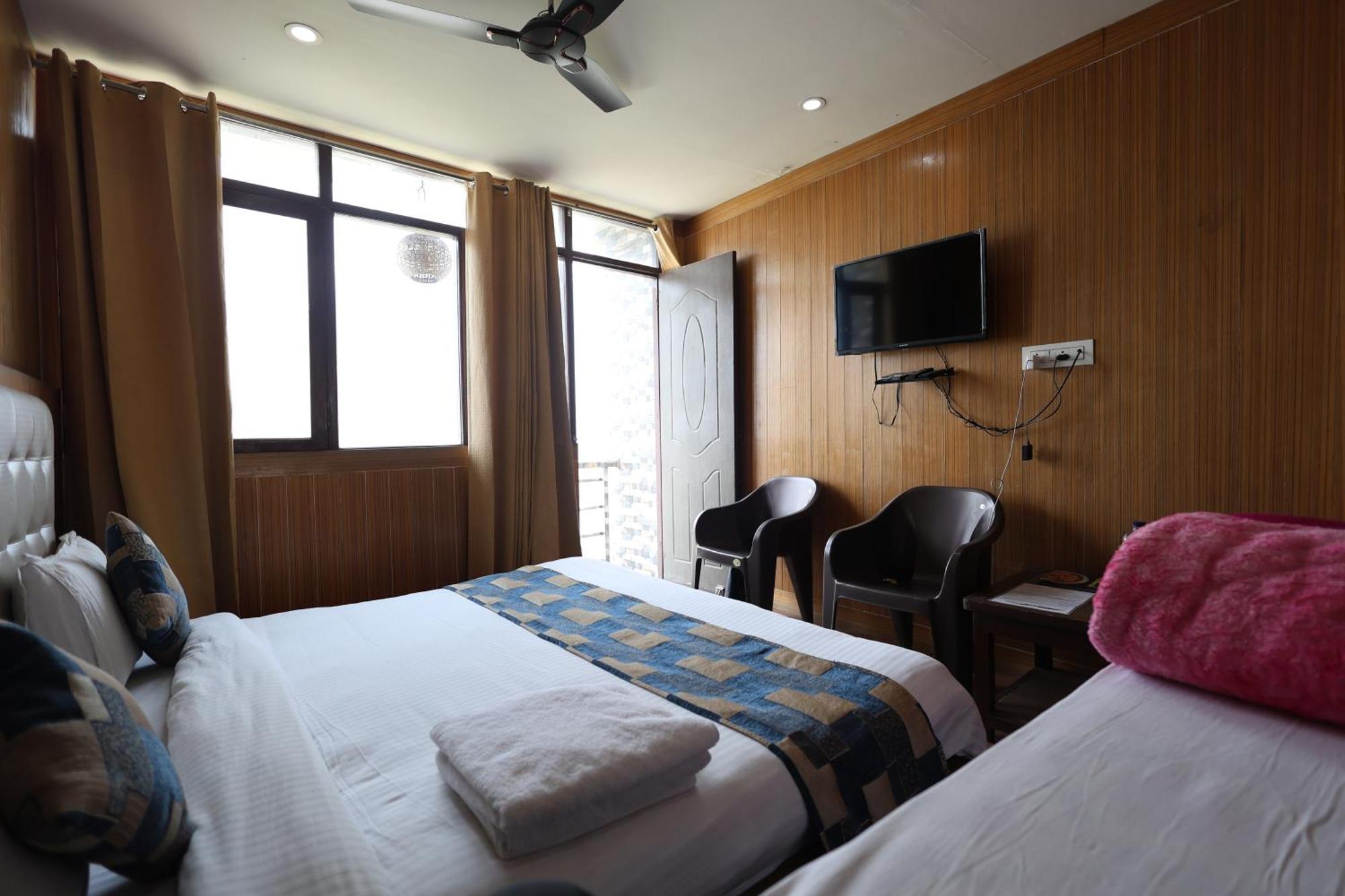 Sleeping Beauty Hotel Moutain View Property Joshīmath Eksteriør billede