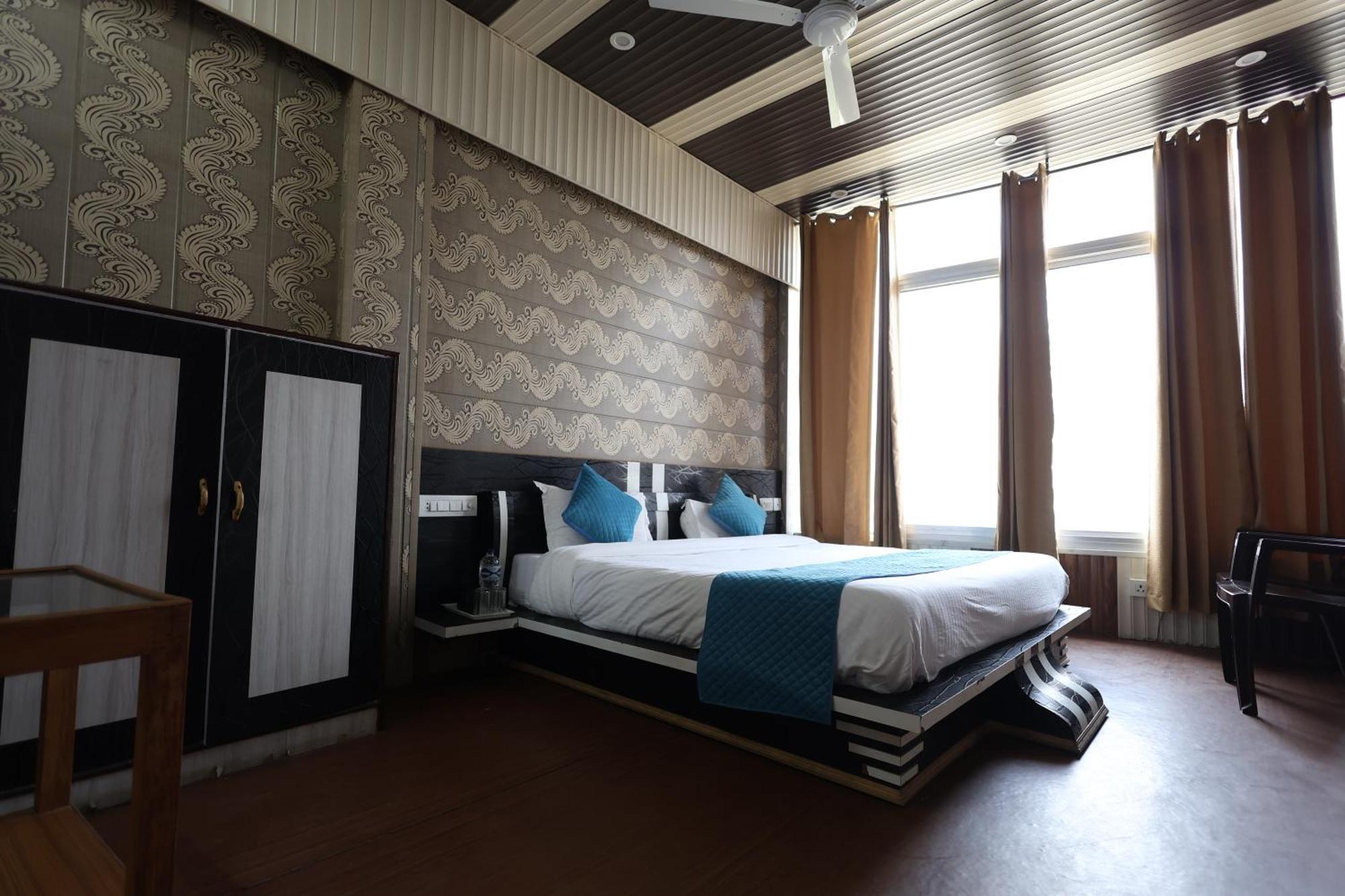 Sleeping Beauty Hotel Moutain View Property Joshīmath Eksteriør billede